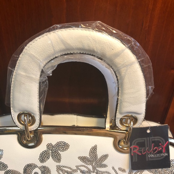 Ruby Collection Purse NEW! w/ Tags - Picture 4 of 11